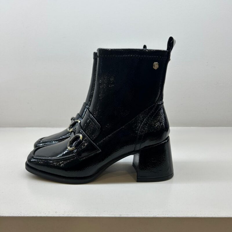 BOTINS PRETOS