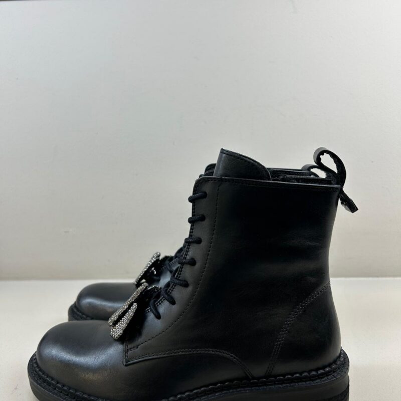 BOTINS COM APLICAÇÃO
